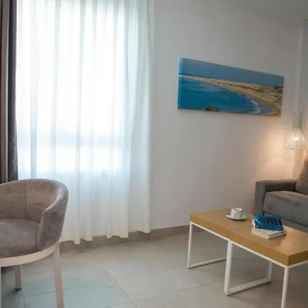 아파트 Lb Deluxe Sea View Room, Breakfast And Dinner Included, Wifi, 250m To The Beach 플라야 델 잉글스