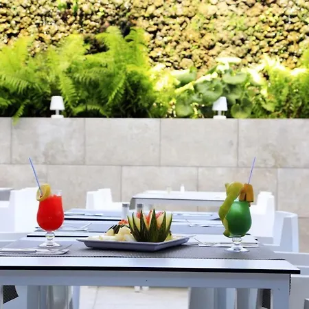 Lb Deluxe Sea View Room, Breakfast And Dinner Included, Wifi, 250m To The Beach アパート